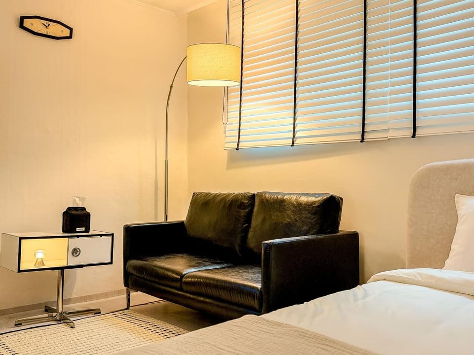 Seoul Soul Stay #4pax #Central-Gangnam #Seolleung station-5min #Hanti station-1min #COEX #SeoulTower #Jamsil Apartment in Seoul