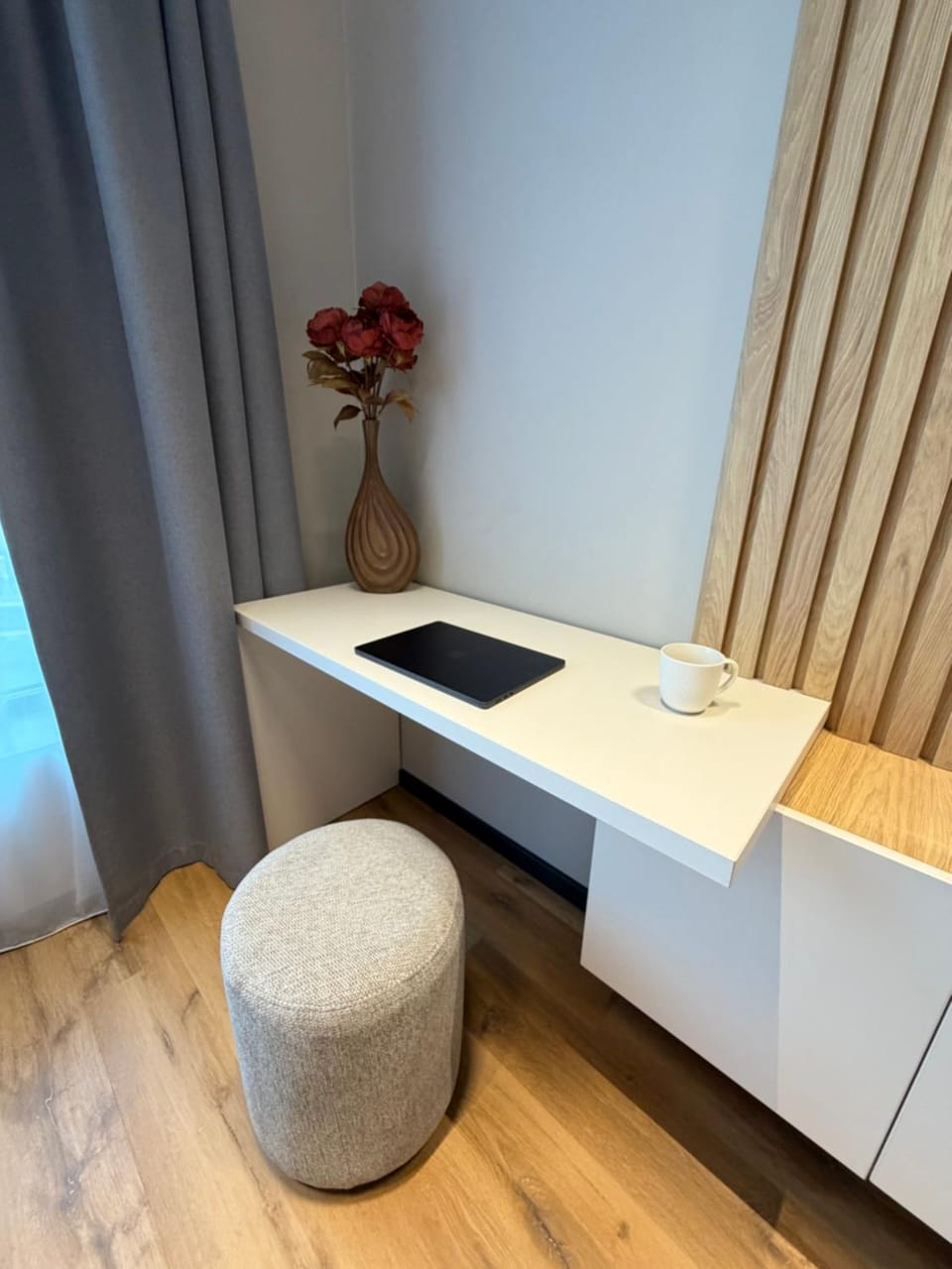 Bedroom, air conditioner
