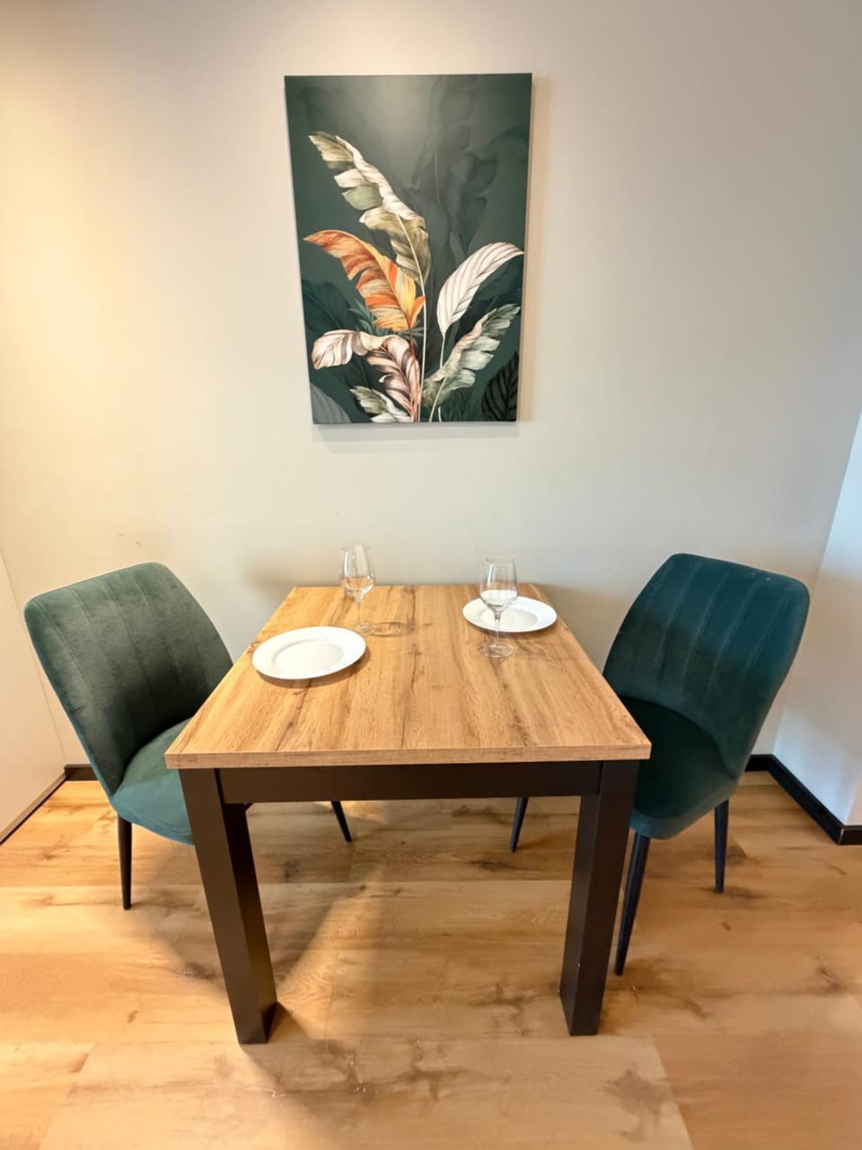 Seating area, Dining area