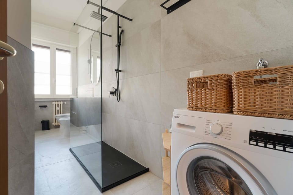 Shower, Bathroom, towels, washing machine