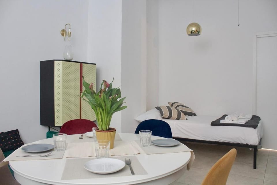 Urban 1-BR Atelier 1 min to Romolo Apartment in Milan