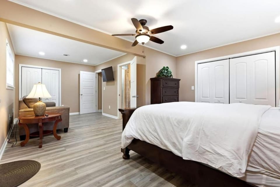 6 Mi to Downtown Home with Huge Fenced Yard & Fire Pit House in Little Rock