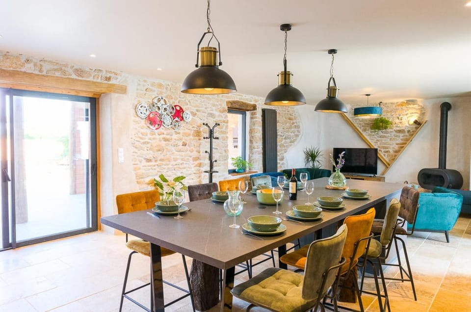 gite piscine de Lanvoran House in Finistere