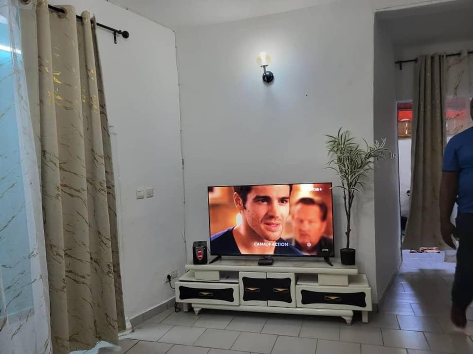 Communal lounge/ TV room, TV and multimedia