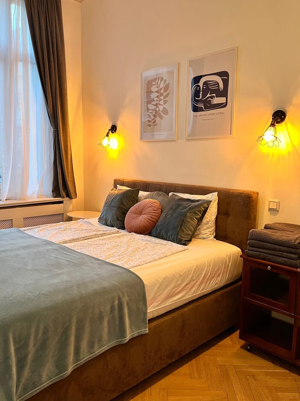 Bed, Photo of the whole room, Bedroom
