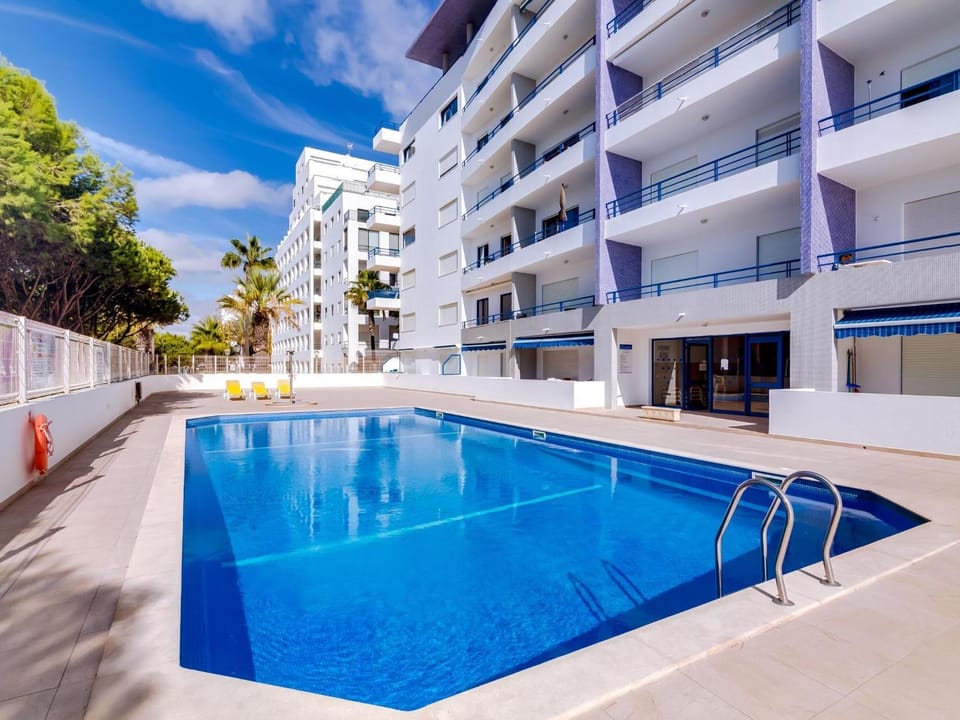 Pool view, Swimming pool, sunbed