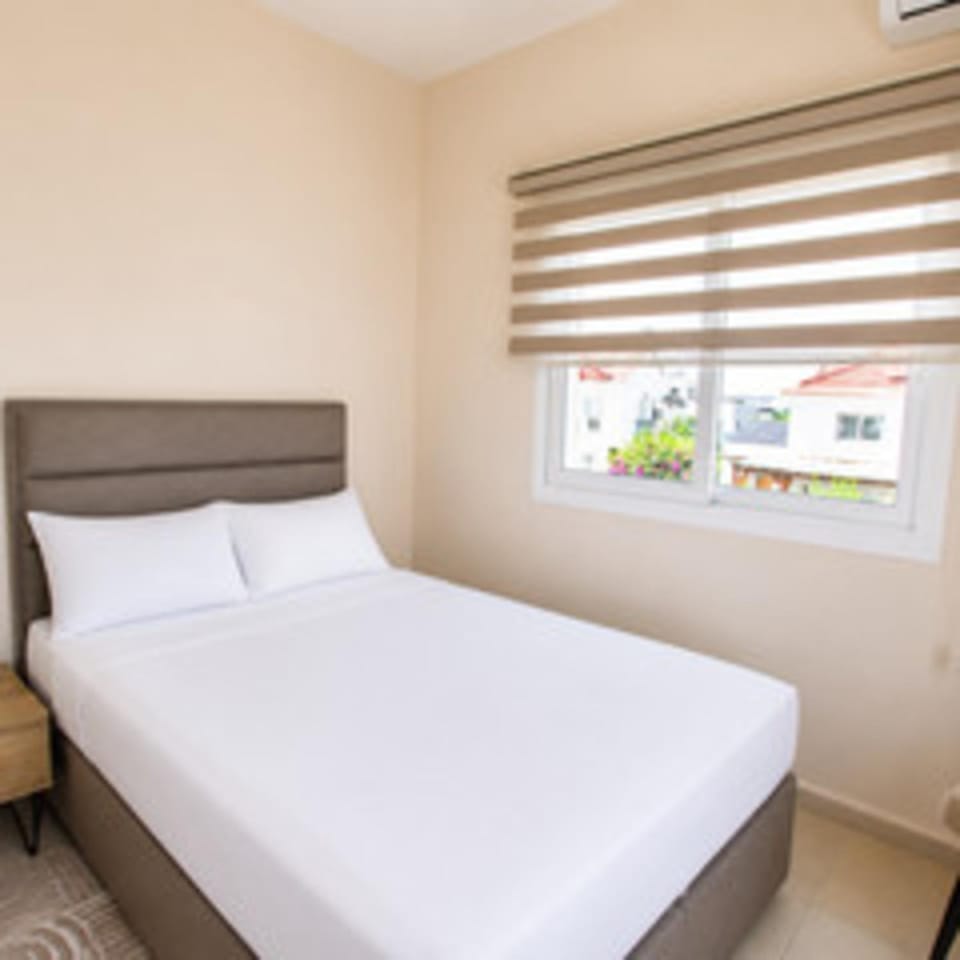 Bed, Photo of the whole room, Bedroom, air conditioner