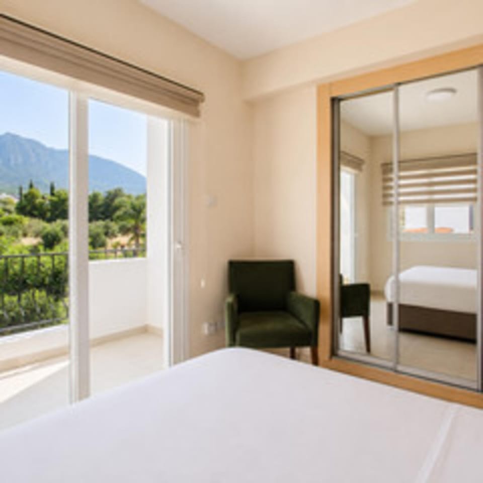 Bed, Natural landscape, Balcony/Terrace, Photo of the whole room, Bedroom, Mountain view