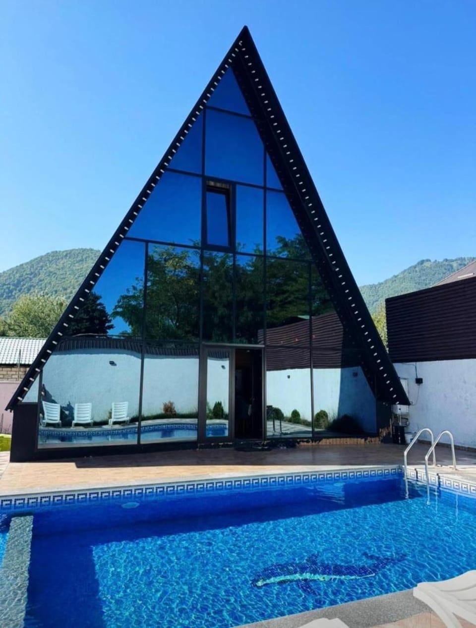Property building, Swimming pool