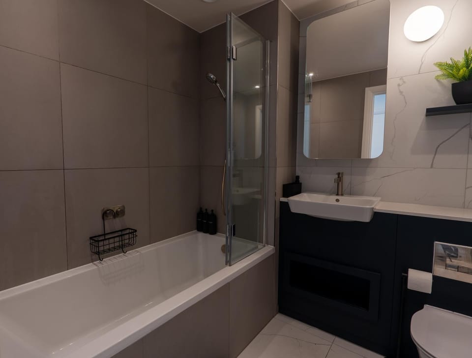 Stylish 1 Bedroom Near Excel London Apartment in London
