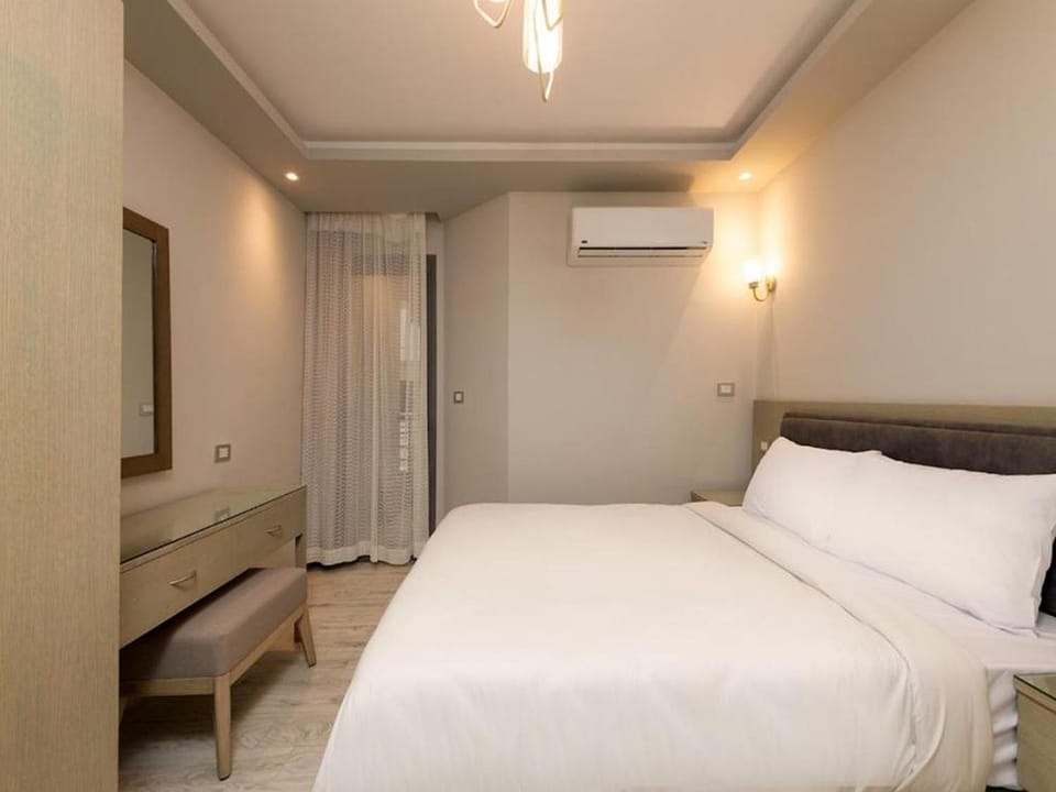 Bed, Photo of the whole room, Bedroom, air conditioner