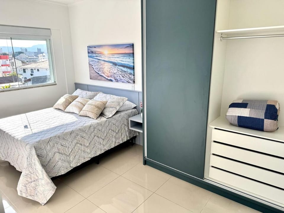 250 m da praia - 3 quartos, garagem coberta e aceita pets Apartment in Florianopolis