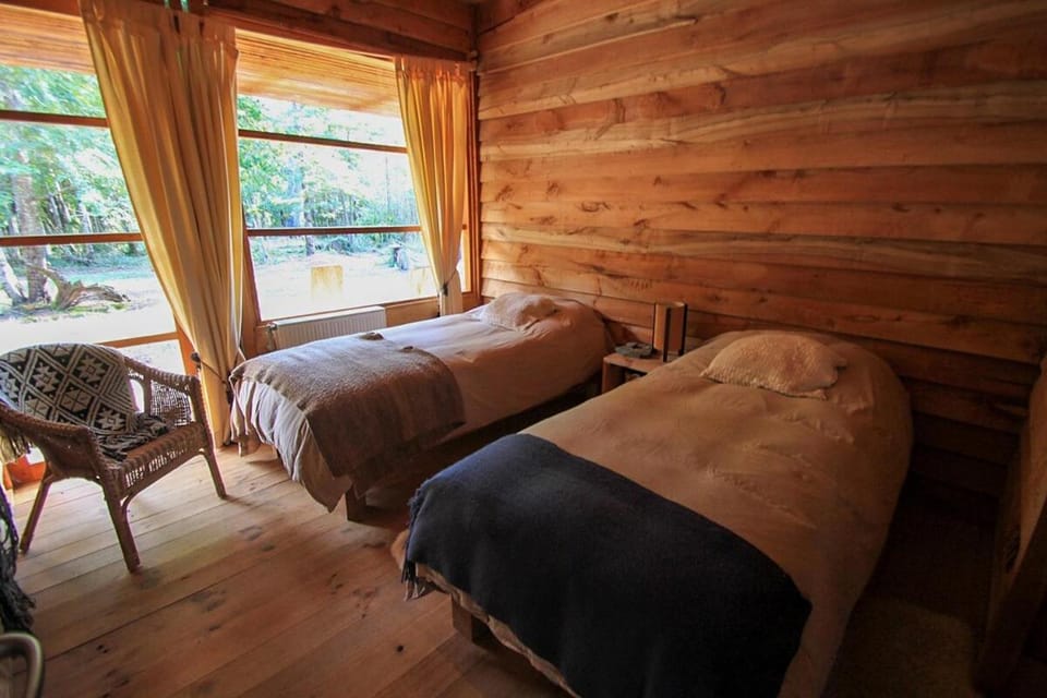 Arquitectura de autor con hot tub y vista al bosque House in Pucon