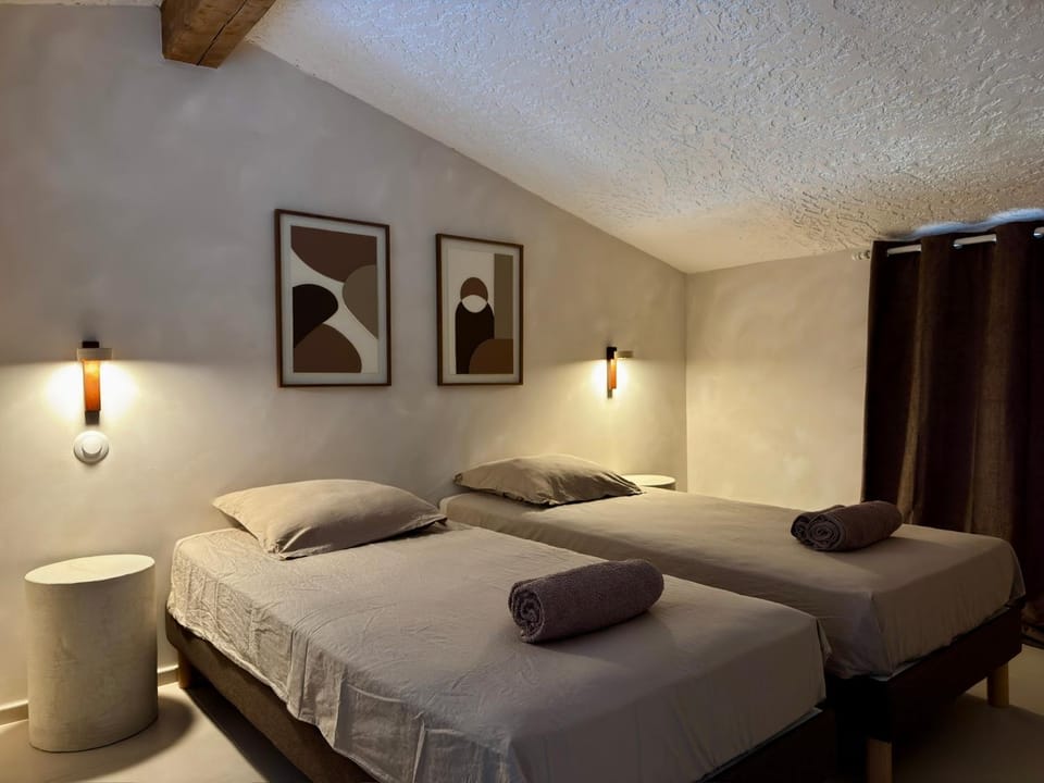 Charmant duplex avec vue dégagée et aperçu mer Apartment in Sainte-Maxime