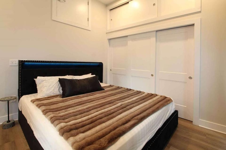The Downtown Escape Knoxville Apartment in Knoxville