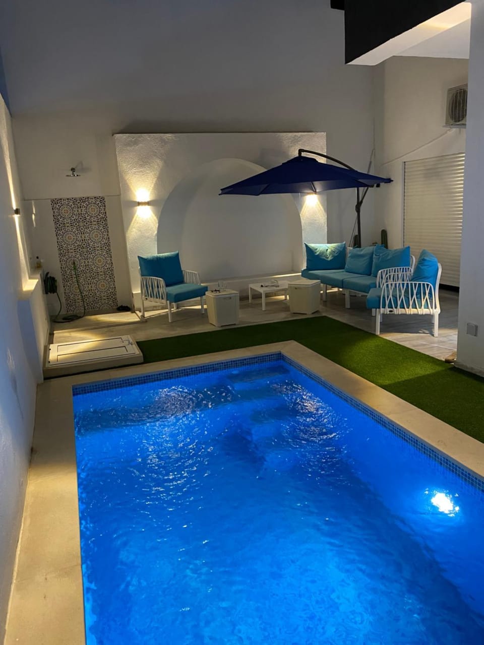 Swimming pool