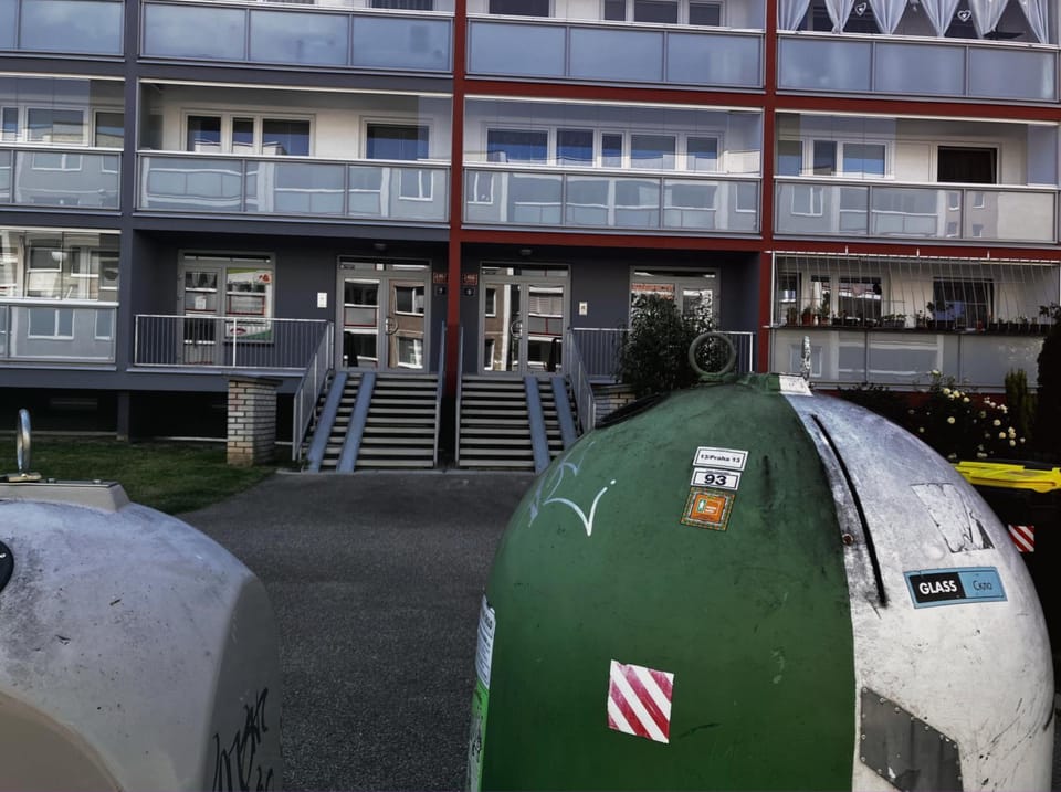 Property building, Day, Parking