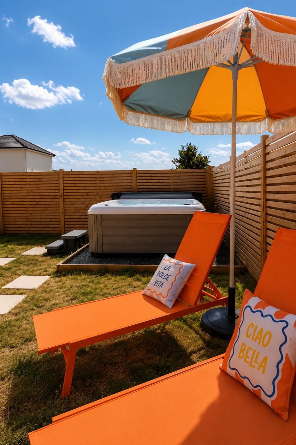 Property building, Garden, Hot Tub, Garden view