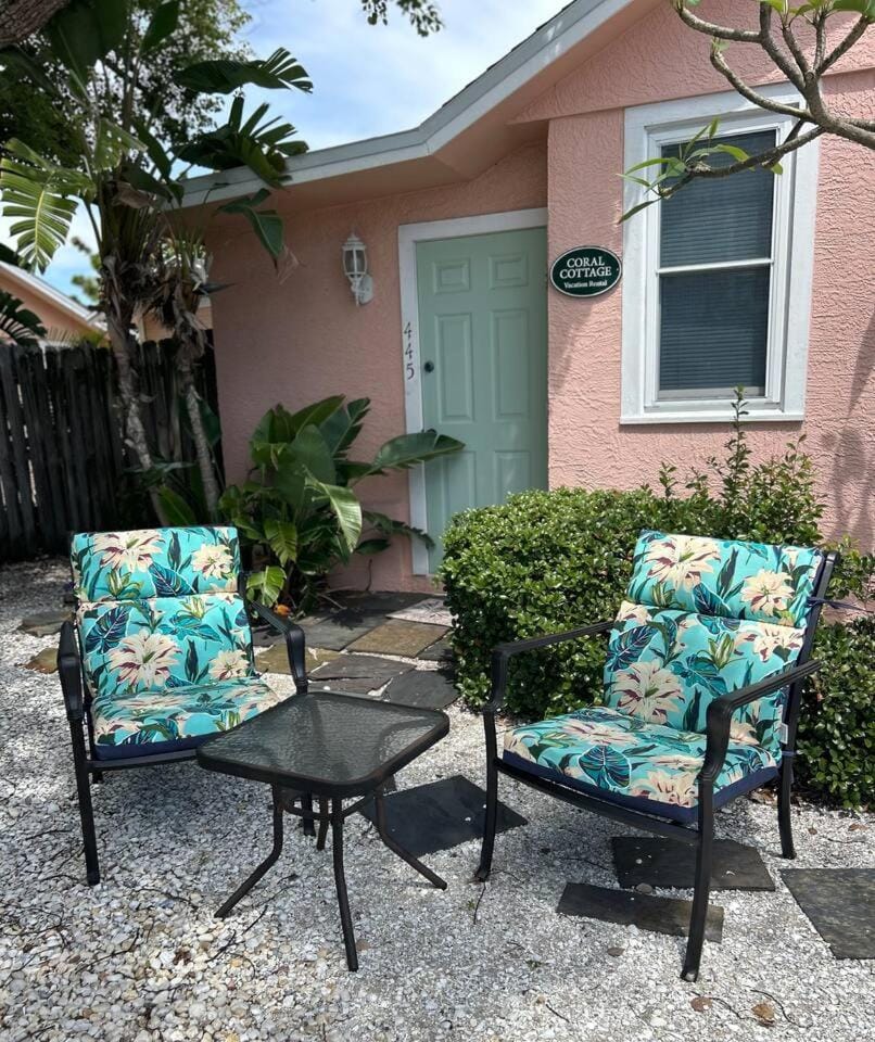 Best Location! Walk to Dining, Trail & Stadium House in Dunedin