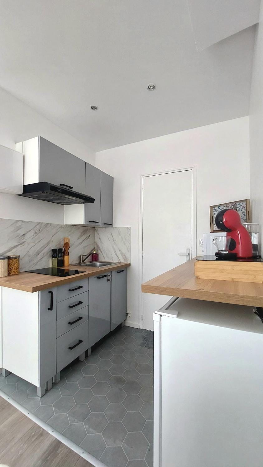 Kitchen or kitchenette