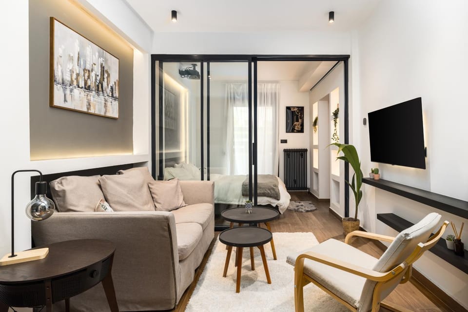 Communal lounge/ TV room, TV and multimedia, Living room, Seating area, Evening entertainment