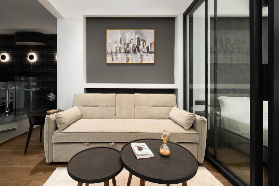 BLACK FRAME-A cinematic urban stay in Thessaloniki Apartment in Thessaloniki