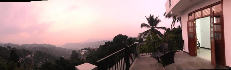 Golden King cabana Hostel in Kandy