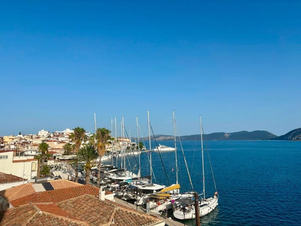 Aura Thalassas by Goutos Luxury Living Apartment in Peloponnese Region