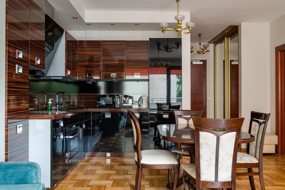 Kitchen or kitchenette, Seating area, Dining area, oven, stove