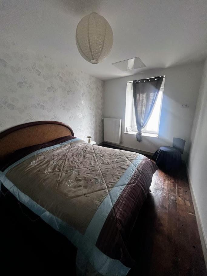 Chambre Motocross Paddock Ernée Centre-ville Vacation rental in Pays de la Loire
