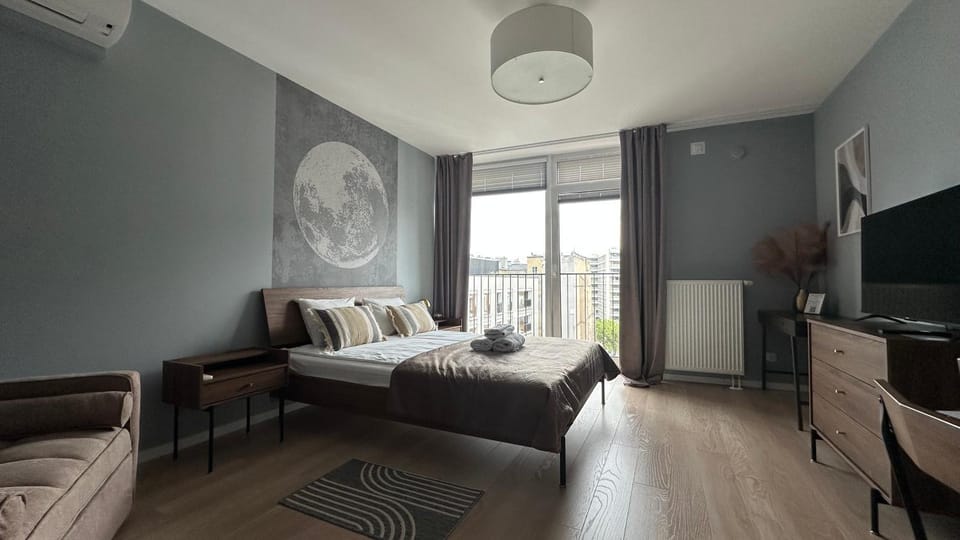 Bed, TV and multimedia, Photo of the whole room