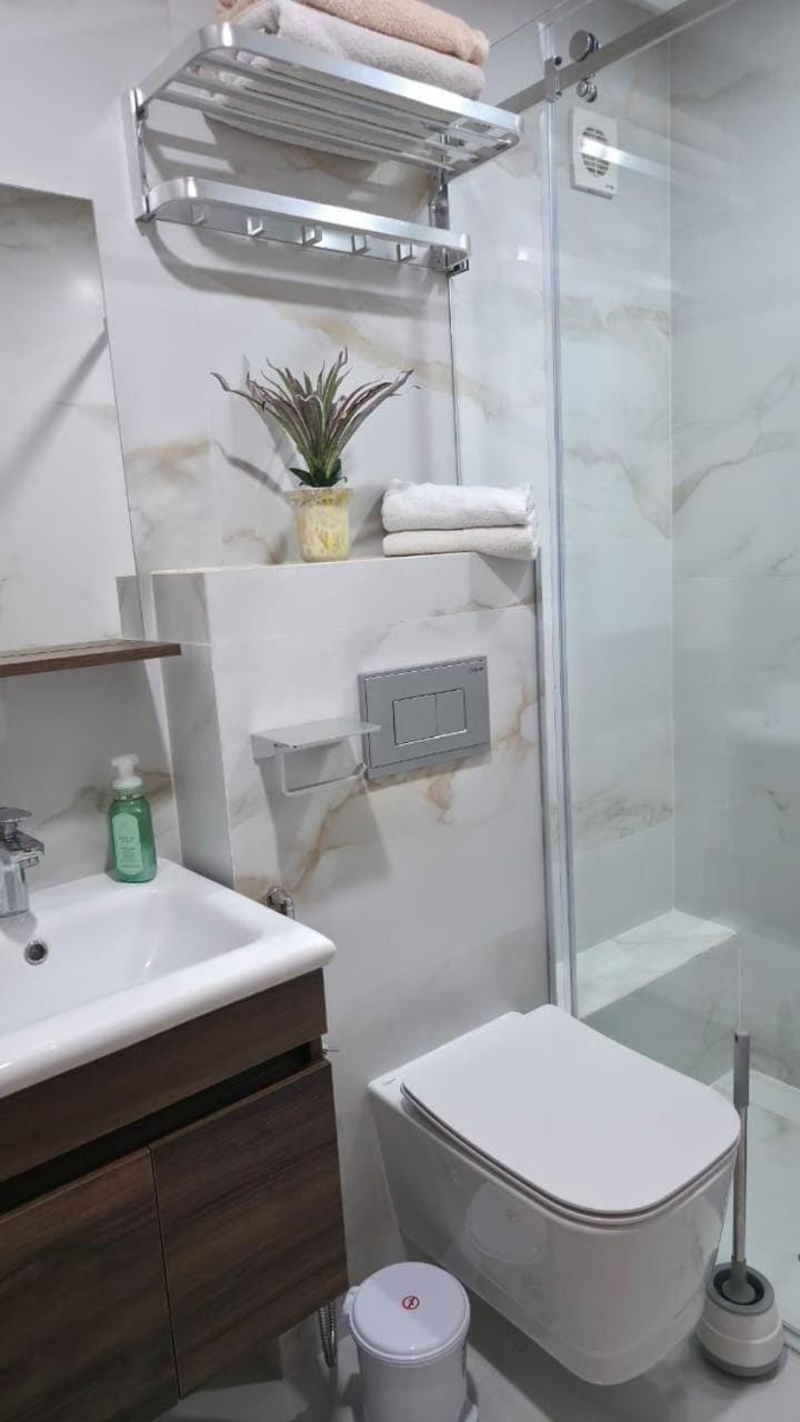 Cosy & Modern Home - Piscine, Plage & Smart Lock Apartment in Casablanca-Settat