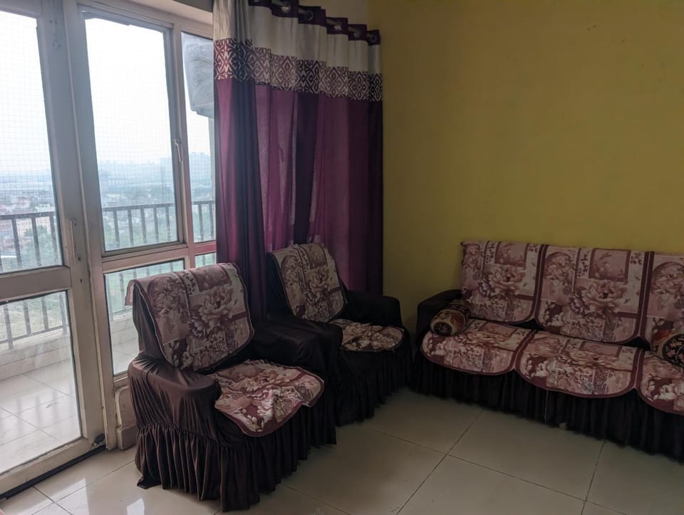 Panchsheel greens 2 Apartment in Noida