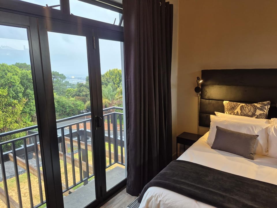 Bed, Natural landscape, View (from property/room), Balcony/Terrace, Bedroom