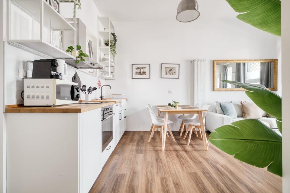 Kitchen or kitchenette, Living room