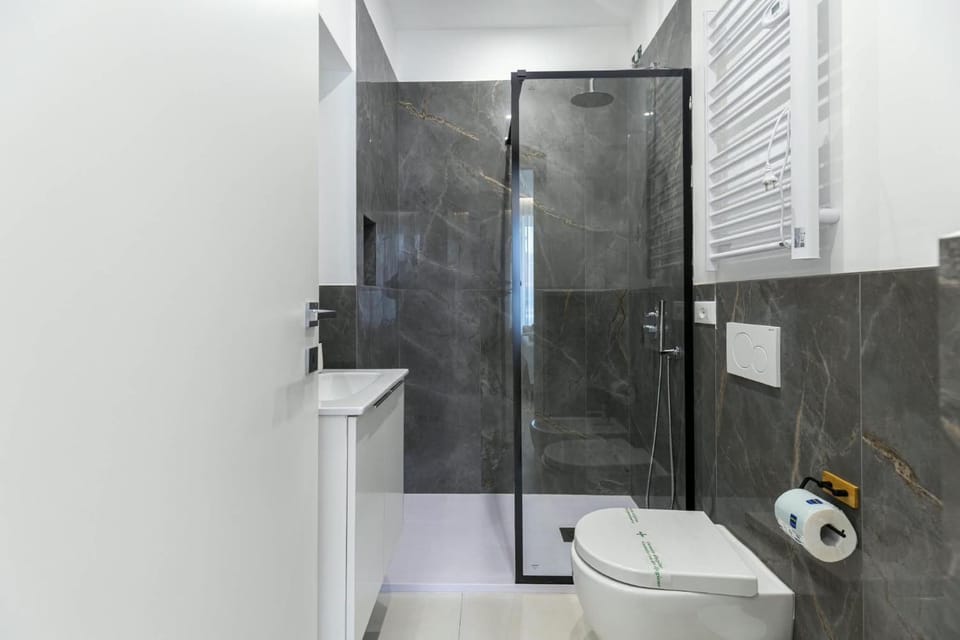 Valentino Rooms La Spezia Bed and Breakfast in La Spezia