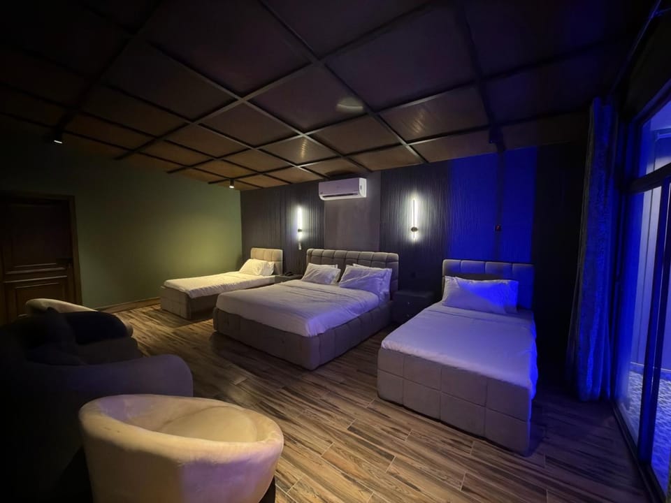 Photo of the whole room, Bedroom