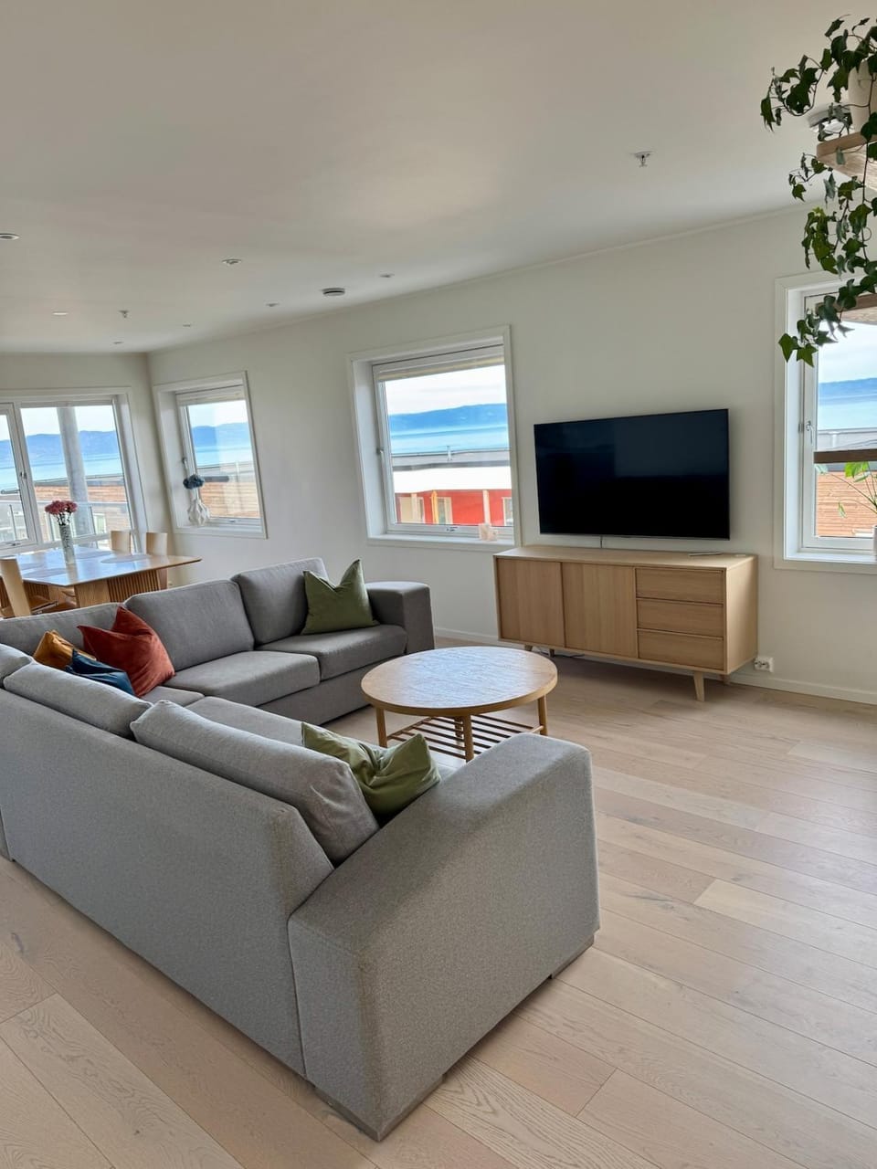 Fjord view & sunny balcony, 10 min to the city center Free car parking Apartment in Trondheim