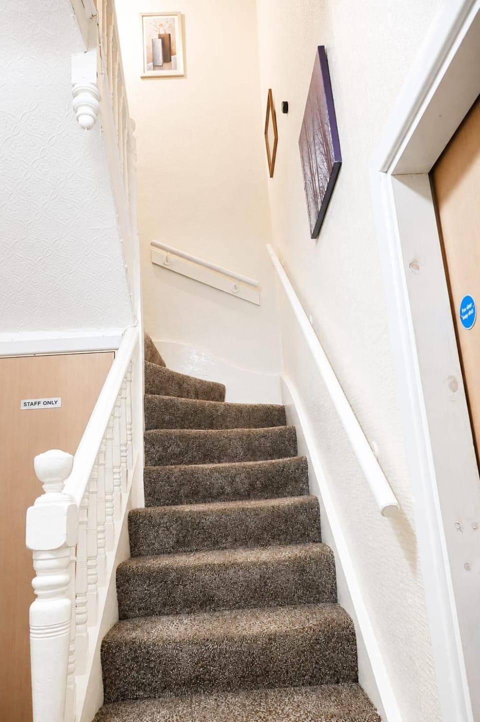 Classic Double Room with TV & Work Desk Vacation rental in Wolverhampton