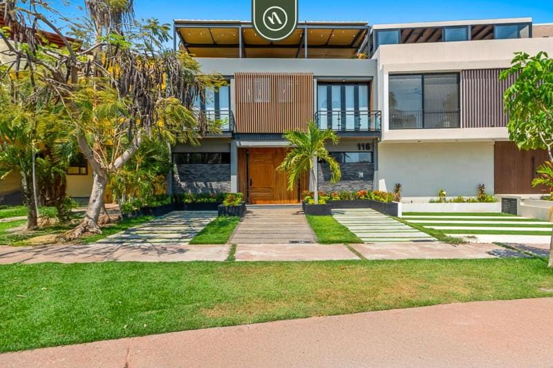 Property building, Day, Natural landscape, Garden