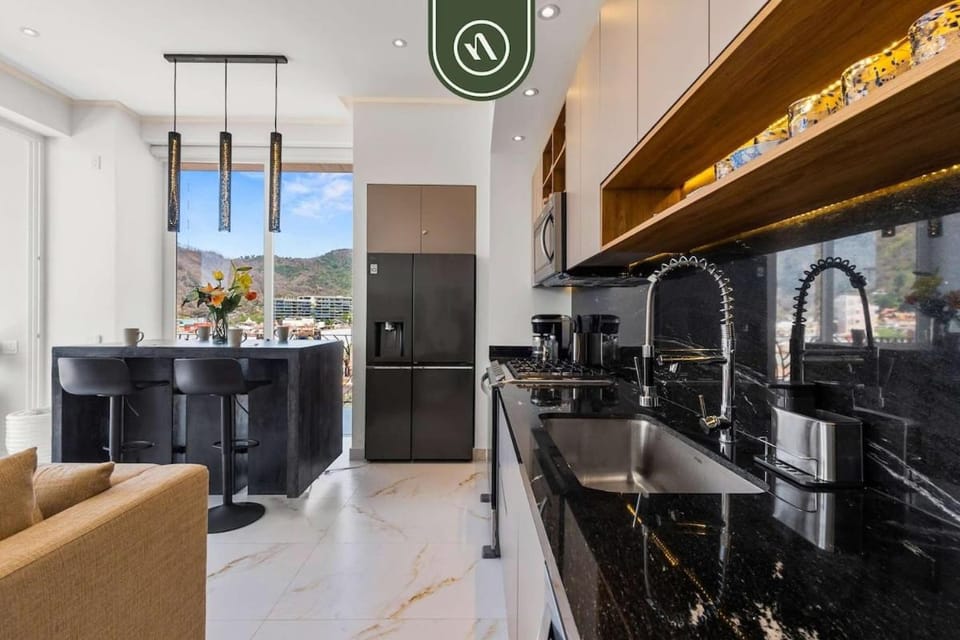 Kitchen or kitchenette, Seating area, Dining area, kitchen
