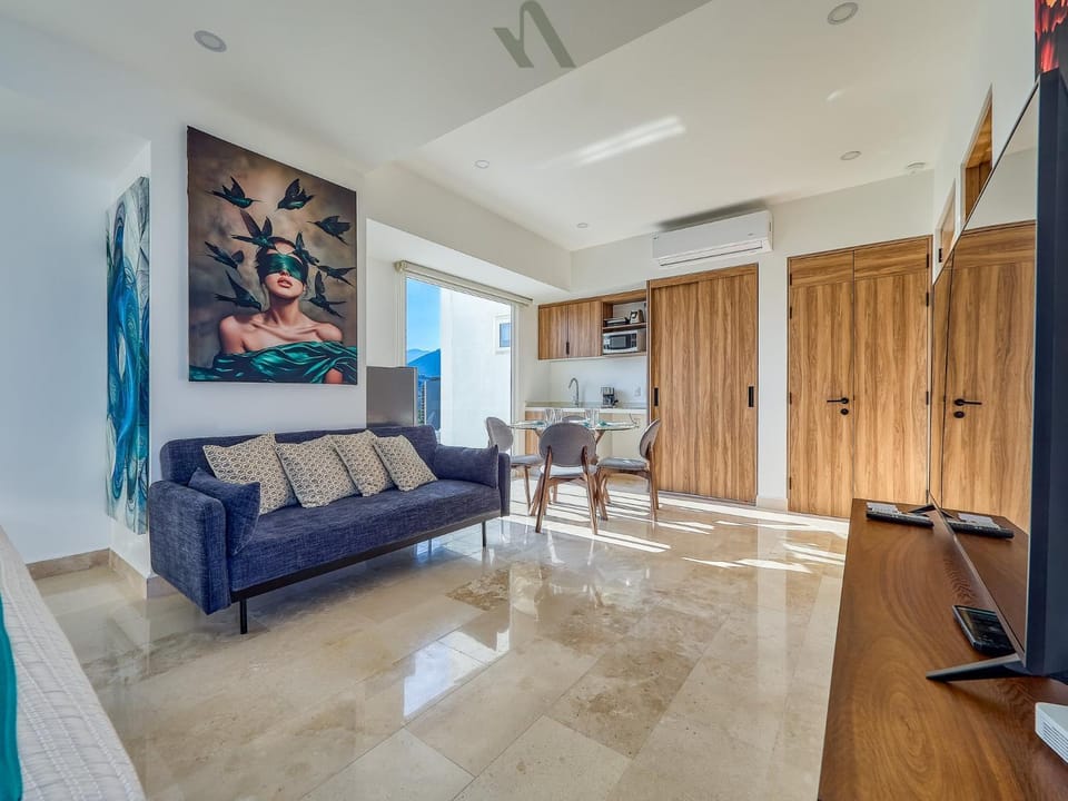 TV and multimedia, Kitchen or kitchenette, Living room, Seating area
