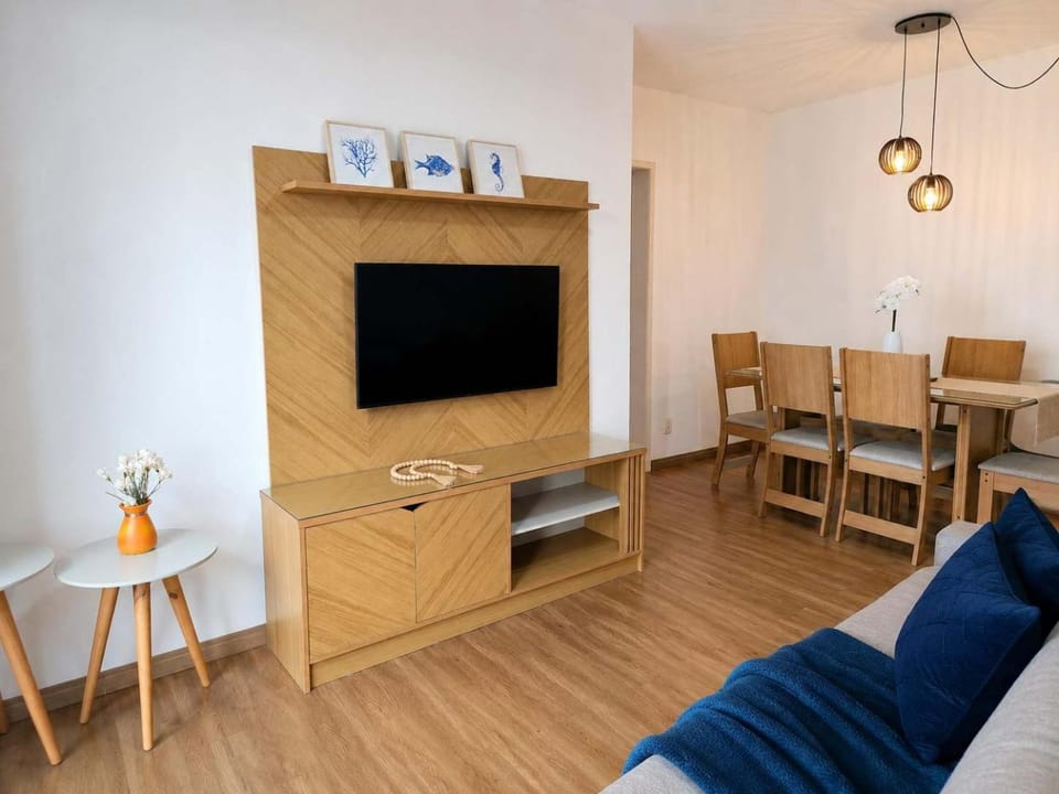 Apartamento na Quadra da Praia do Forte 3 Quartos com Ar Condicionado Apartment in Cabo Frio