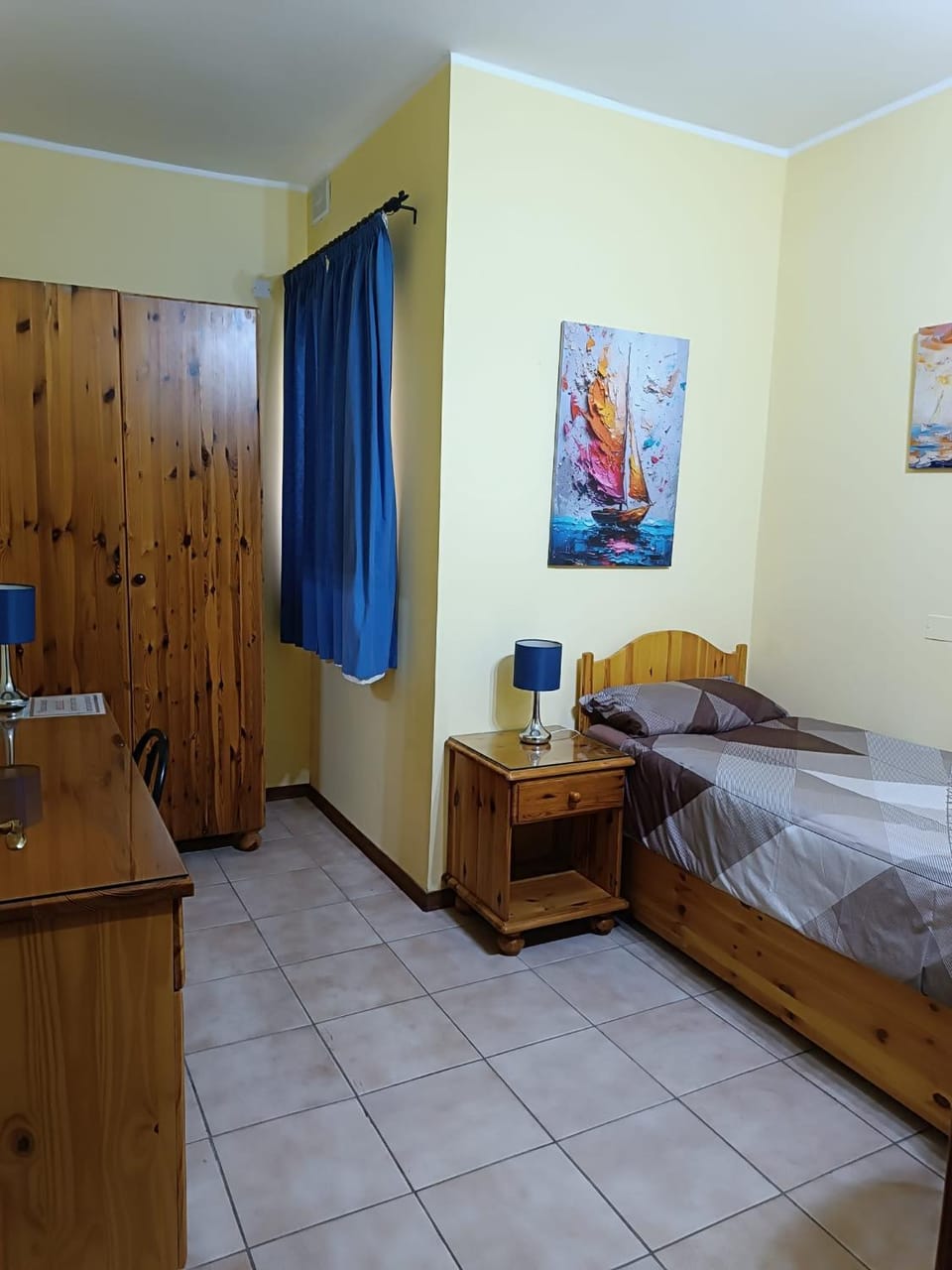 Property building, Bed, Photo of the whole room, Bedroom, wardrobe