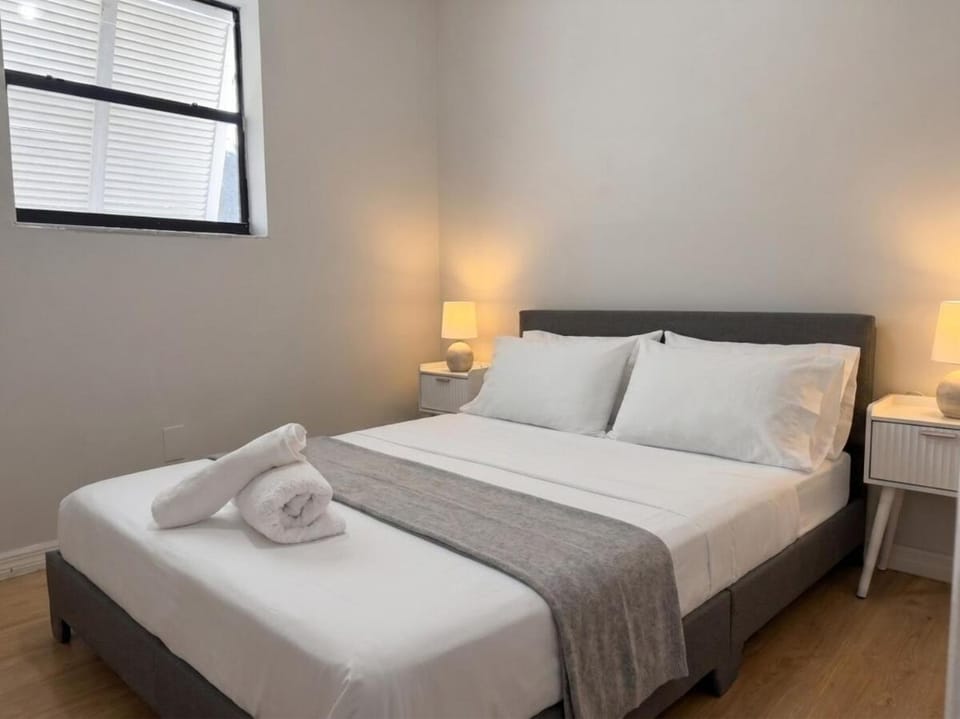 NEW Casa Vela 4 car parking 15 min to FTL Games House in Hollywood