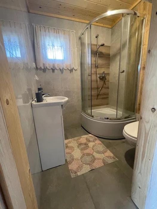 Shower, Toilet, Bathroom