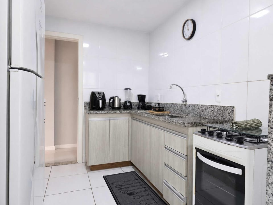 Apartamento 2 Quartos a 4 min de Carro da Praia das Dunas Ar e Garagem Apartment in Cabo Frio