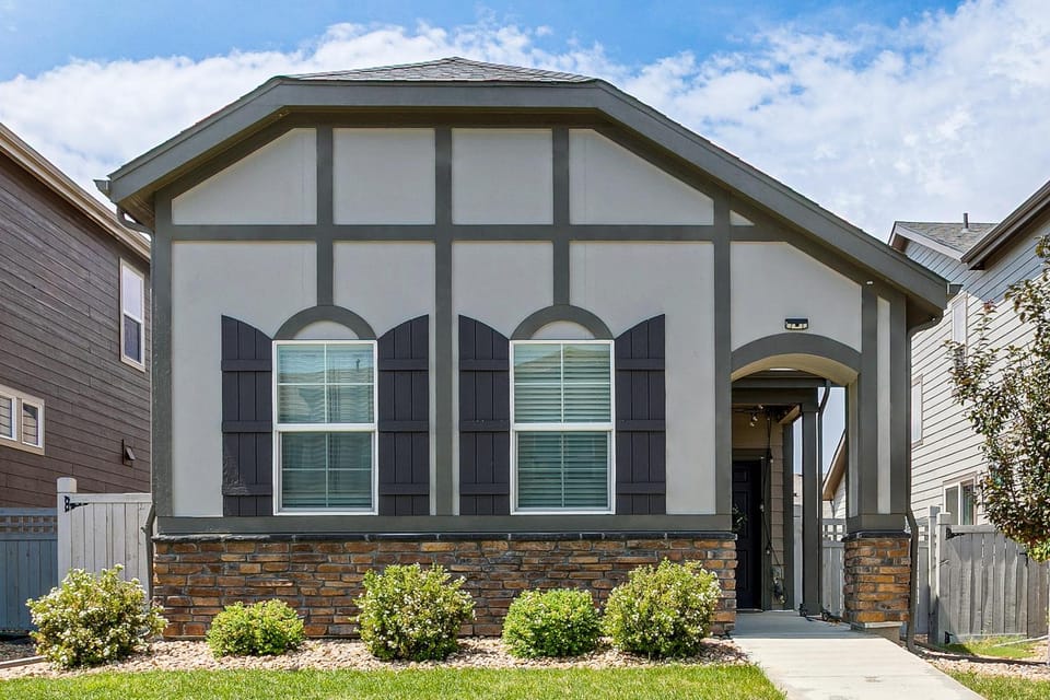 Modern Home w/ Garage, Near DIA & Gaylord Resort House in Commerce City