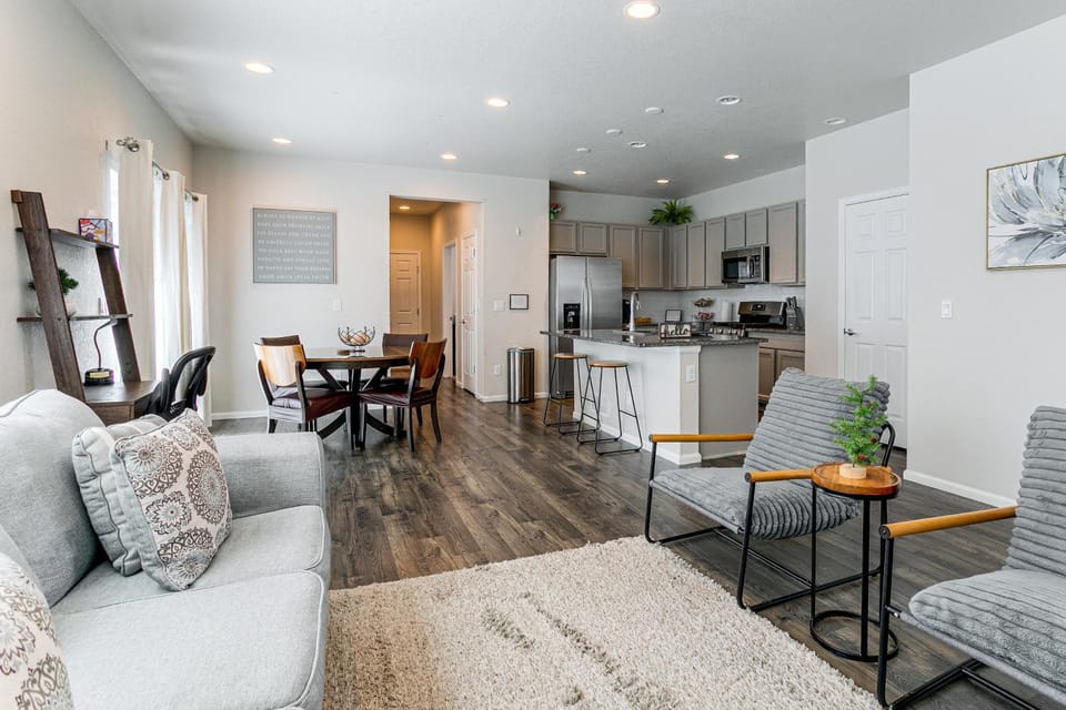 Modern Home w/ Garage, Near DIA & Gaylord Resort House in Commerce City