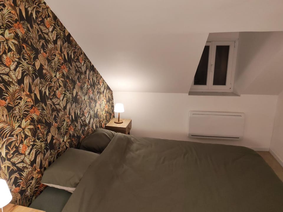 L'Etage Privilège - studio privatif Bed and Breakfast in Auvergne-Rhône-Alpes